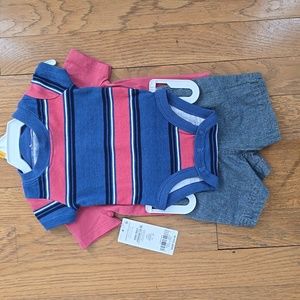 CARTER'S BRAND OUTFIT 2 SHIRTS & 1 SHORTS SIZE NEWBORN